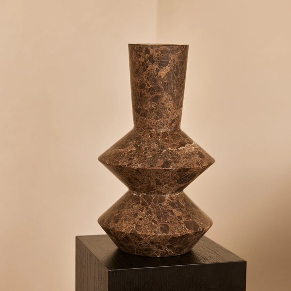 Rhombus Vaas Dark Emperador H35cm=Vase – Rhombus – Dark Emperador – H35 cm