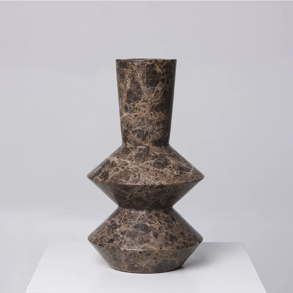 Rhombus Vaas Dark Emperador H35cm=Vase – Rhombus – Dark Emperador – H35 cm